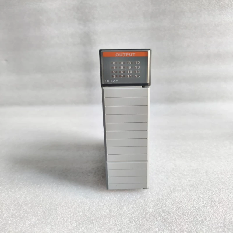 Allen-Bradley 1746-OB16 SLC 500 16-Point 24V DC Source Output Module thumbnail 7048